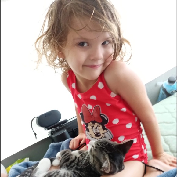 Meet your Posher, Cassandra - Picture 7 of 16